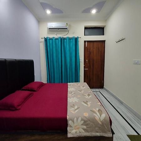 Deepak Homestay Rishīkesh Buitenkant foto