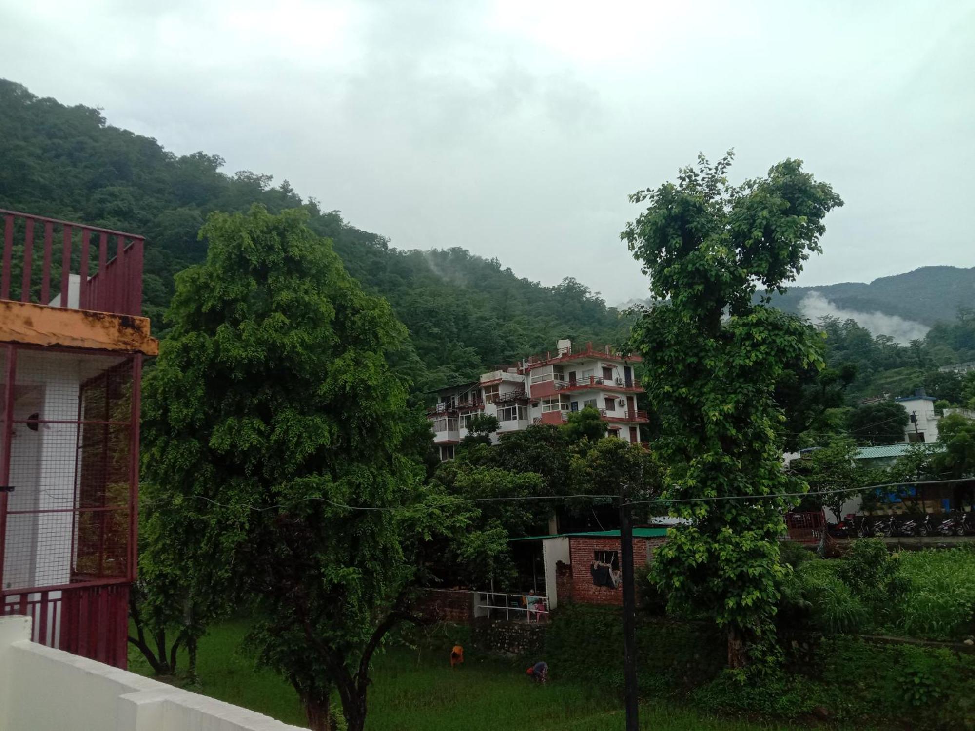 Deepak Homestay Rishīkesh Buitenkant foto