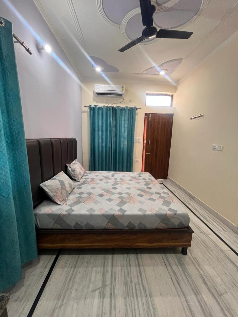 Deepak Homestay Rishīkesh Buitenkant foto